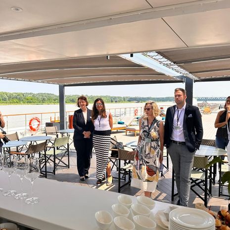 Schiff MS Riverside Mozart legt in Tulln an 