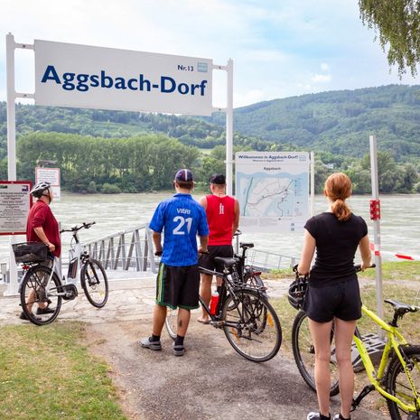 Bike ferry in Aggsbach-Dorf